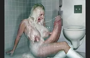 Glamour Gina Jerson用她的洞弄乱了两个男人