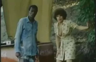 内裤的长发美女巧妙地抽出阴茎