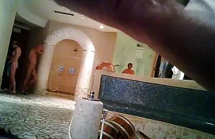 紧身胸衣的年轻荡妇得到了她男朋友的悸动的家伙